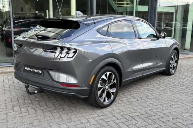 Ford Mustang Mach-E (2021) thumbnail 3