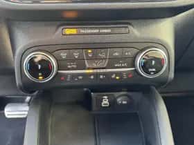 Ford Kuga (2023) thumbnail 11