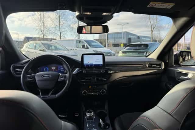 Ford Kuga (2023) thumbnail 3