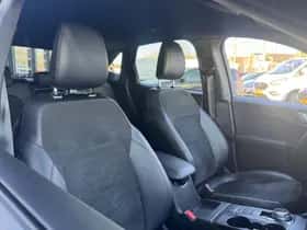 Ford Kuga (2023) thumbnail 35