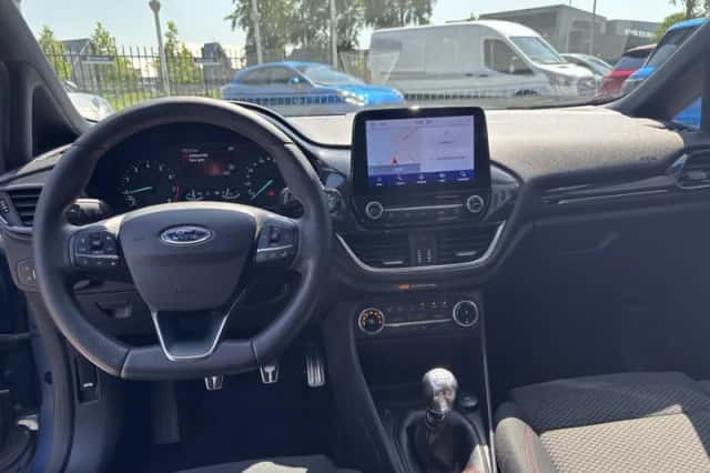 Ford Fiesta (2021) thumbnail 4