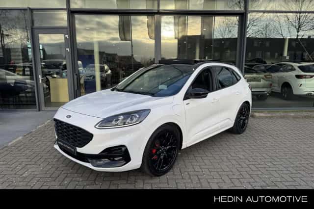 Ford Kuga (2023) thumbnail 1