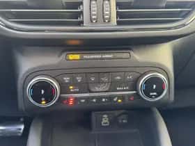 Ford Kuga (2023) thumbnail 11