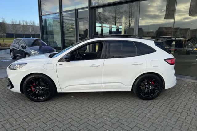 Ford Kuga (2023) thumbnail 6