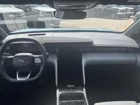 Ford Explorer (2024) thumbnail 3
