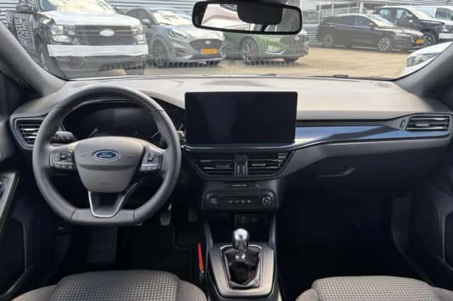 Ford Focus (2025) thumbnail 3