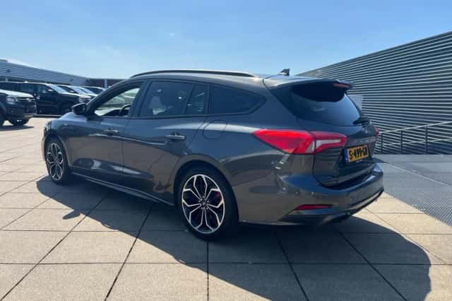 Ford Focus (2021) thumbnail 6
