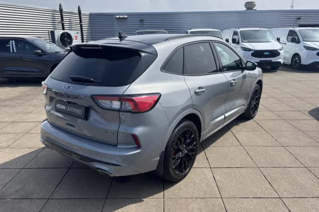 Ford Kuga (2023) thumbnail 2