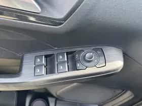 Ford Kuga (2023) thumbnail 14
