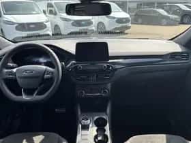 Ford Kuga (2023) thumbnail 3