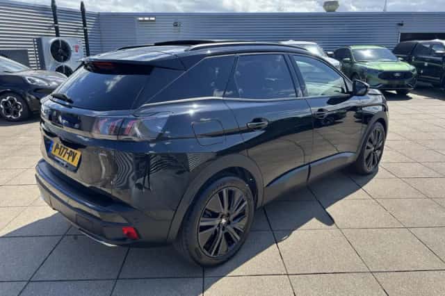 Peugeot 3008 (2022) thumbnail 2