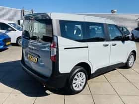 Ford Transit Courier (2024) thumbnail 2