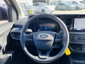 Ford Transit Courier (2024) thumbnail 22