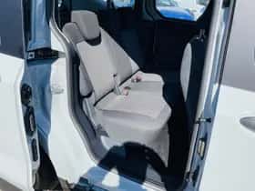 Ford Transit Courier (2024) thumbnail 27