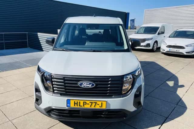 Ford Transit Courier (2024) thumbnail 5
