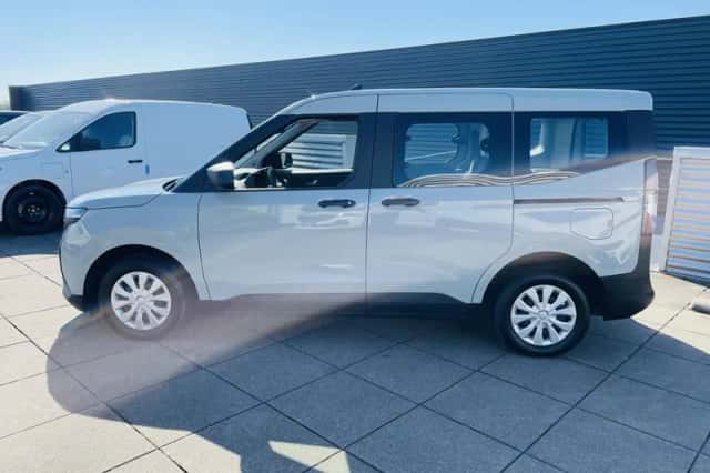 Ford Transit Courier (2024) thumbnail 6