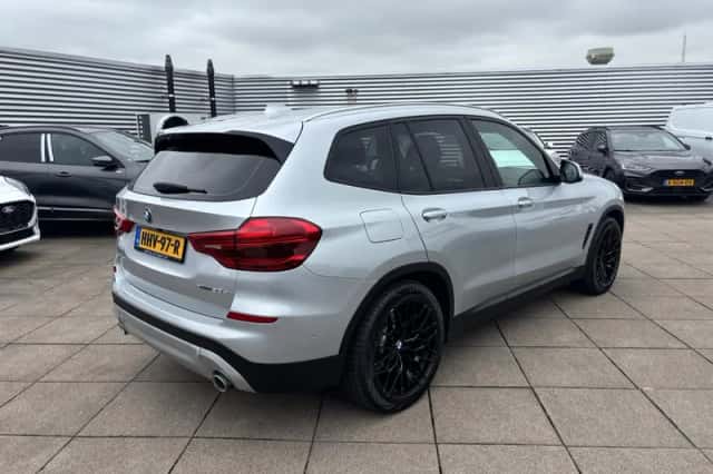 BMW X3 (2021) thumbnail 2
