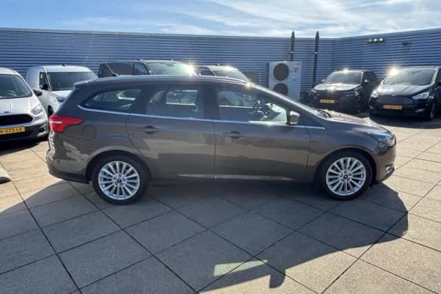 Ford Focus (2018) thumbnail 5