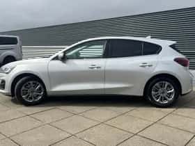 Ford Focus (2023) thumbnail 2