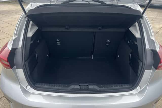 Ford Focus (2023) thumbnail 4