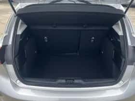 Ford Focus (2023) thumbnail 4