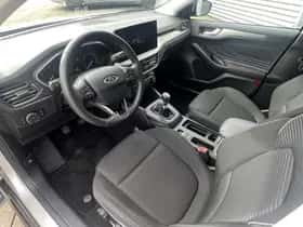 Ford Focus (2023) thumbnail 6