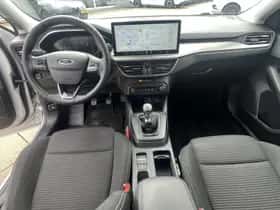 Ford Focus (2023) thumbnail 8