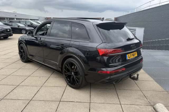 Audi Q7 (2021) thumbnail 6