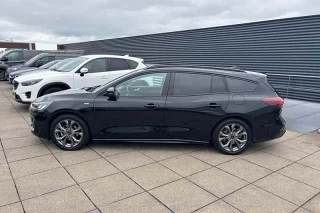 Ford Focus (2025) thumbnail 5