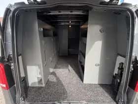 Mercedes-Benz Vito (2022) thumbnail 10