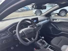 Ford Focus (2023) thumbnail 13