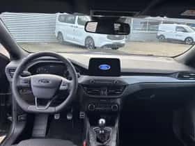 Ford Focus (2023) thumbnail 3