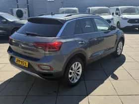 Volkswagen T-Roc (2025) thumbnail 2