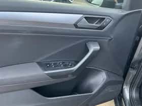 Volkswagen T-Roc (2025) thumbnail 12