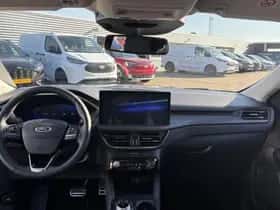 Ford Kuga (2024) thumbnail 3