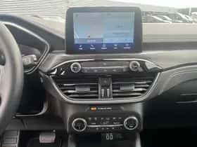 Ford Kuga (2022) thumbnail 25