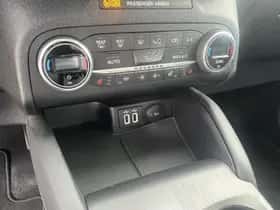 Ford Kuga (2022) thumbnail 26