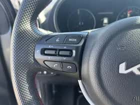 Kia Picanto (2023) thumbnail 16