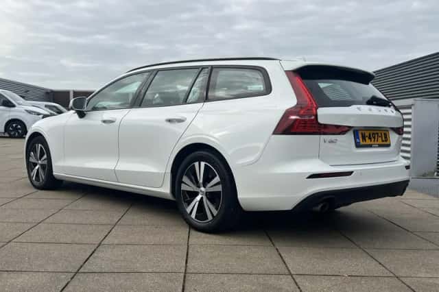 Volvo V60 (2021) thumbnail 5
