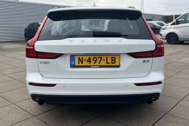Volvo V60 (2021) thumbnail 6