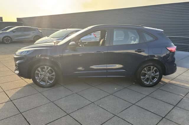 Ford Kuga (2023) thumbnail 5
