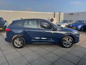 Ford Kuga (2023) thumbnail 9