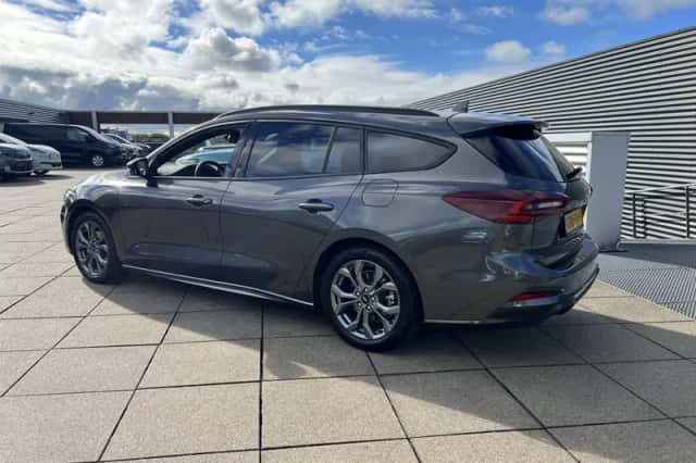 Ford Focus (2024) thumbnail 3