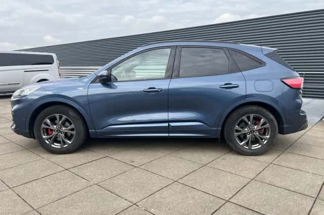 Ford Kuga (2021) thumbnail 2