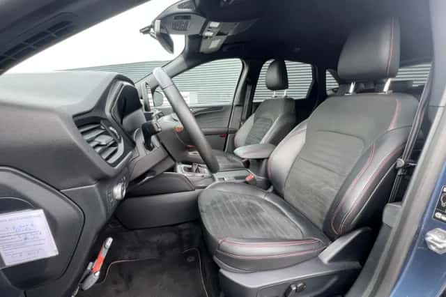 Ford Kuga (2021) thumbnail 3