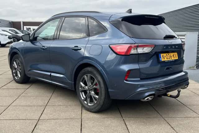 Ford Kuga (2021) thumbnail 5
