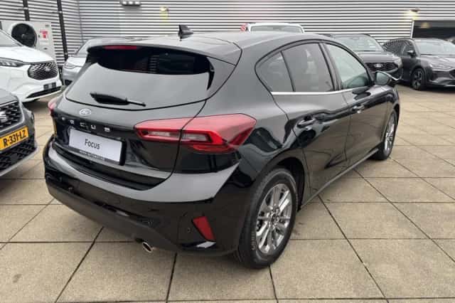 Ford Focus (2025) thumbnail 2