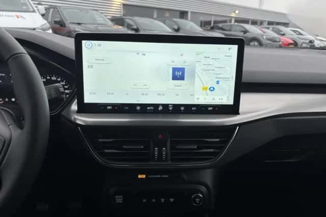 Ford Focus (2025) thumbnail 3