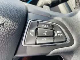 Ford Kuga (2017) thumbnail 17