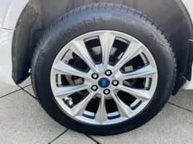 Ford Kuga (2017) thumbnail 5